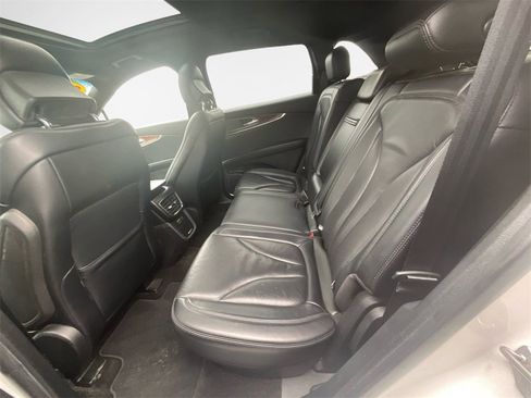 Used 2018 Lincoln MKX Reserve w/ Lincoln MKX Climate Package image 24