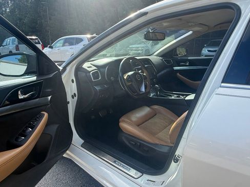 Used 2016 Nissan Maxima SR FWD image 9