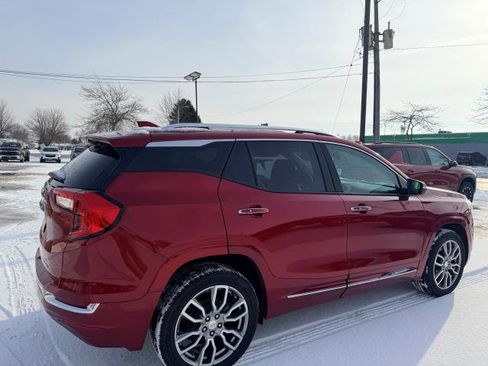 Used 2024 GMC Terrain Denali w/ Denali Premium Package image 5