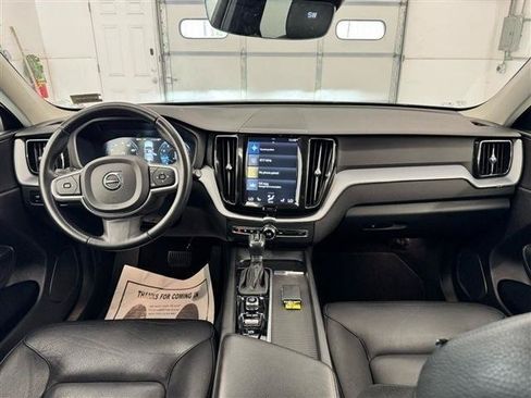 Used 2020 Volvo XC60 T6 Momentum AWD/4WD image 20