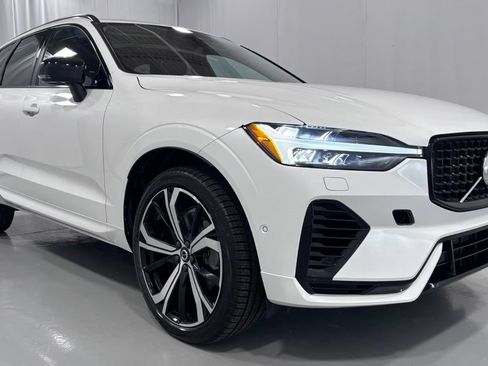 Certified 2024 Volvo XC60 T8 Ultimate AWD/4WD image 4