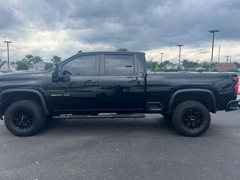 Used 2024 Chevrolet Silverado 2500 ZR2 w/ Technology Package AWD/4WD image 6