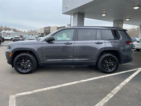 Used 2025 Jeep Grand Cherokee L Altitude AWD/4WD image 9