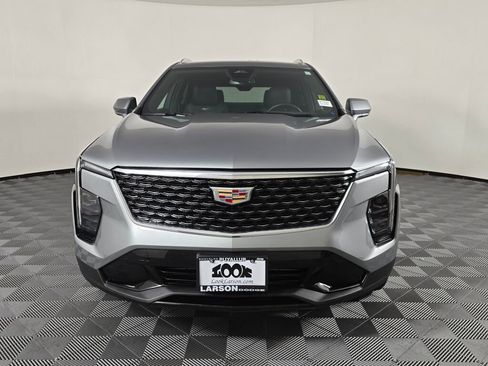 Used 2024 Cadillac XT4 Premium Luxury image 8