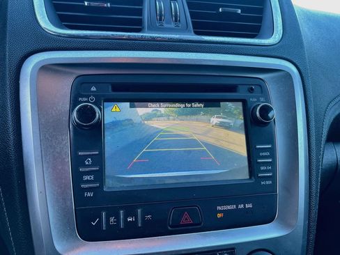 Used 2016 GMC Acadia SLE FWD image 13
