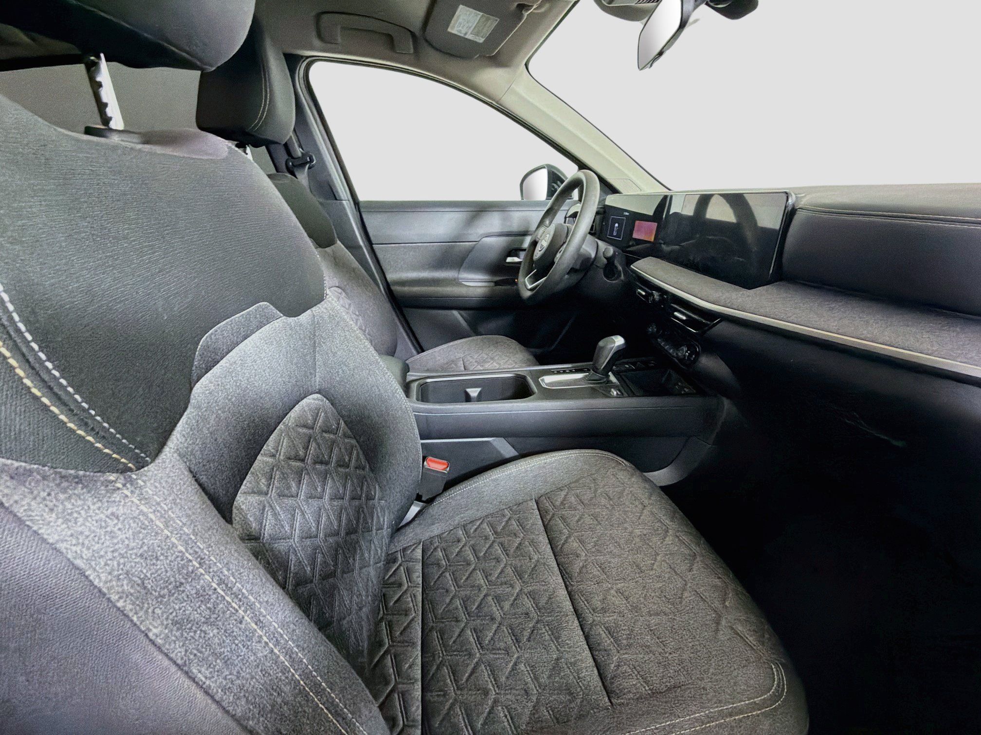 Used 2026 Nissan Kicks SV w/ Charging Package FWD image 28