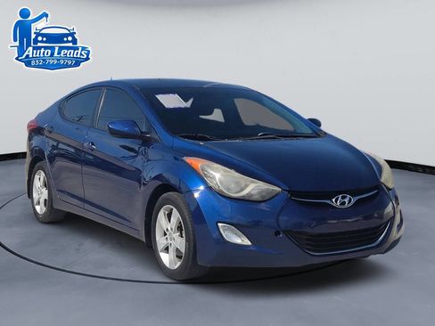 Used 2013 Hyundai Elantra GLS w/ Preferred Pkg FWD image 2