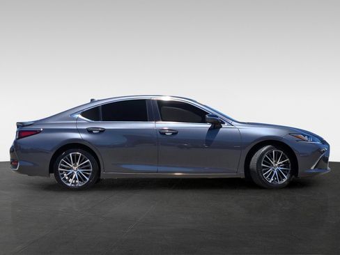 Used 2024 Lexus ES 300h w/ Premium Package FWD image 4