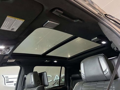 Certified 2023 Cadillac Escalade ESV Sport Platinum w/ LPO, ONYX Package image 19