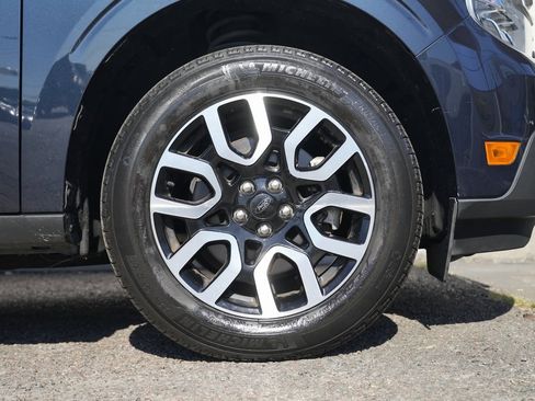 Used 2022 Ford Maverick Lariat w/ Lariat Luxury Package image 12