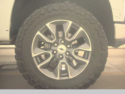 Used 2019 Chevrolet Silverado 1500 RST w/ All-Star Edition image 10