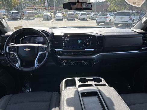 Used 2022 Chevrolet Silverado 1500 LT image 18