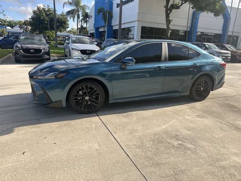Used 2025 Toyota Camry SE FWD image 31