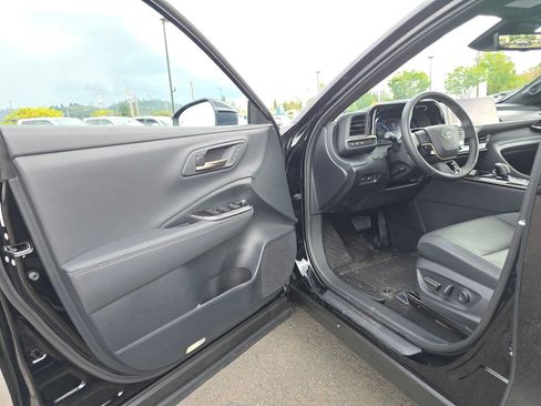 Used 2025 Toyota Crown Signia w/ Advanced Technology Package AWD/4WD image 19
