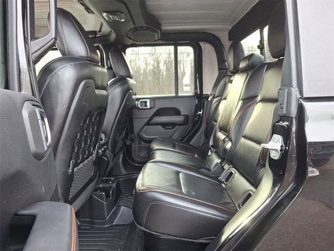 Used 2022 Jeep Gladiator Mojave w/ Cold Weather Group image 10