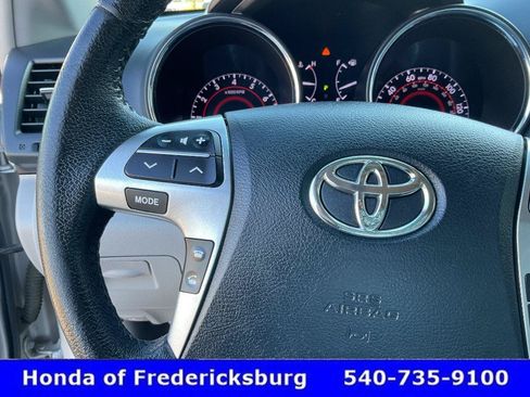 Used 2013 Toyota Highlander Limited FWD image 35