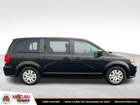 Used 2018 Dodge Grand Caravan SE w/ UConnect Hands-Free Group FWD image 6