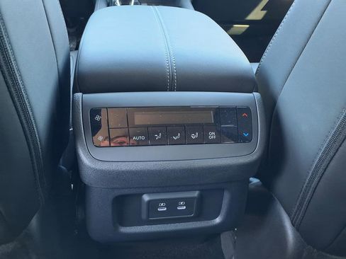 New 2026 Nissan Pathfinder SL image 34