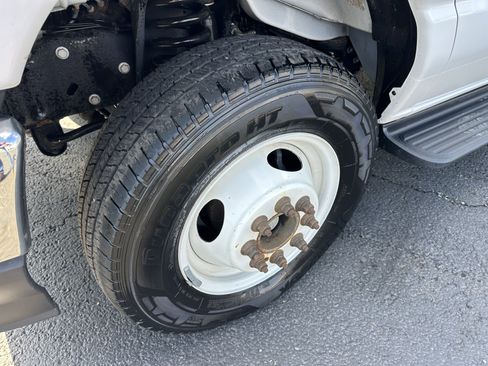 Used 2024 Ford E-450 and Econoline 450 Super Duty w/ Interior Upgrade Package image 11