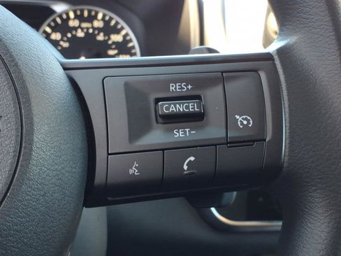 Used 2024 Nissan Rogue S FWD image 23