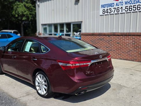 Used 2014 Toyota Avalon Limited w/ Technology Package FWD image 5