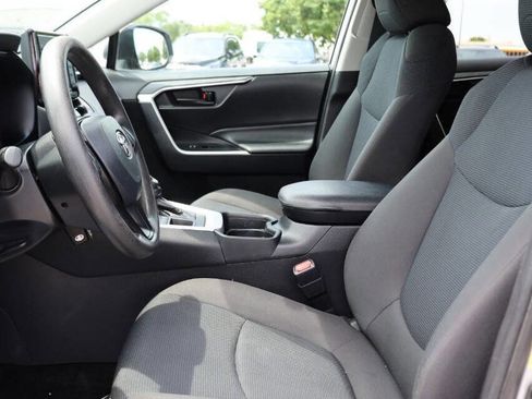 Used 2020 Toyota RAV4 LE AWD/4WD image 13