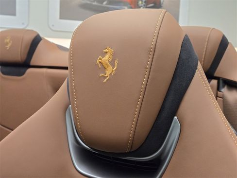 Used 2024 Ferrari Roma Spider image 34