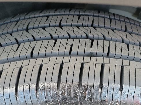 Used 2023 Toyota Corolla Cross XLE w/ Convenience Package image 25