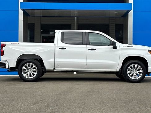 New 2026 Chevrolet Silverado 1500 Custom w/ LPO, Dark Essentials Package image 4