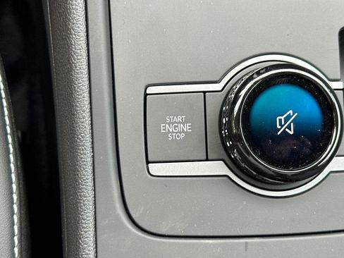 New 2026 Volkswagen Tiguan SE image 21