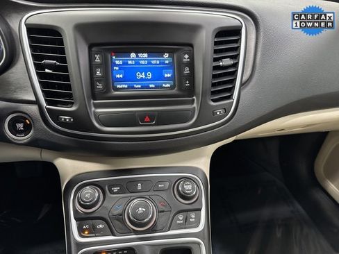 Used 2016 Chrysler 200 Limited image 13