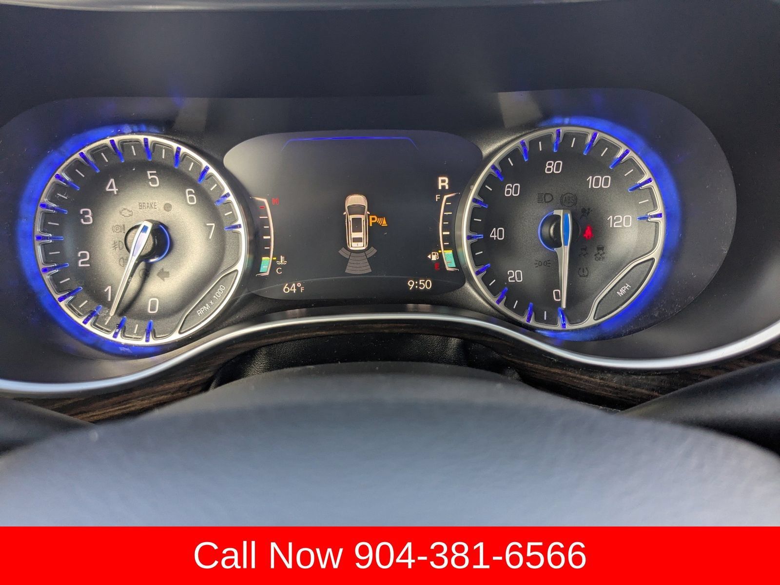 Used 2024 Chrysler Pacifica Limited FWD image 31