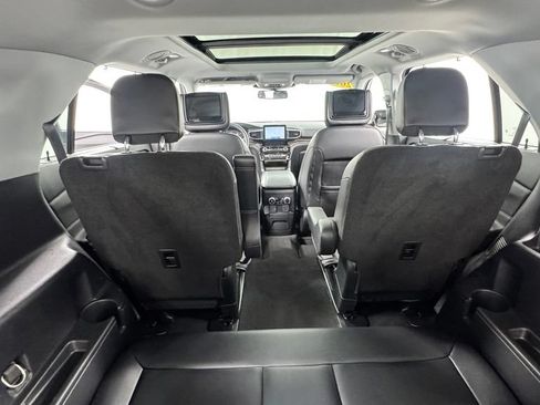 Used 2022 Ford Explorer Limited w/ Equipment Group 301A AWD/4WD image 19