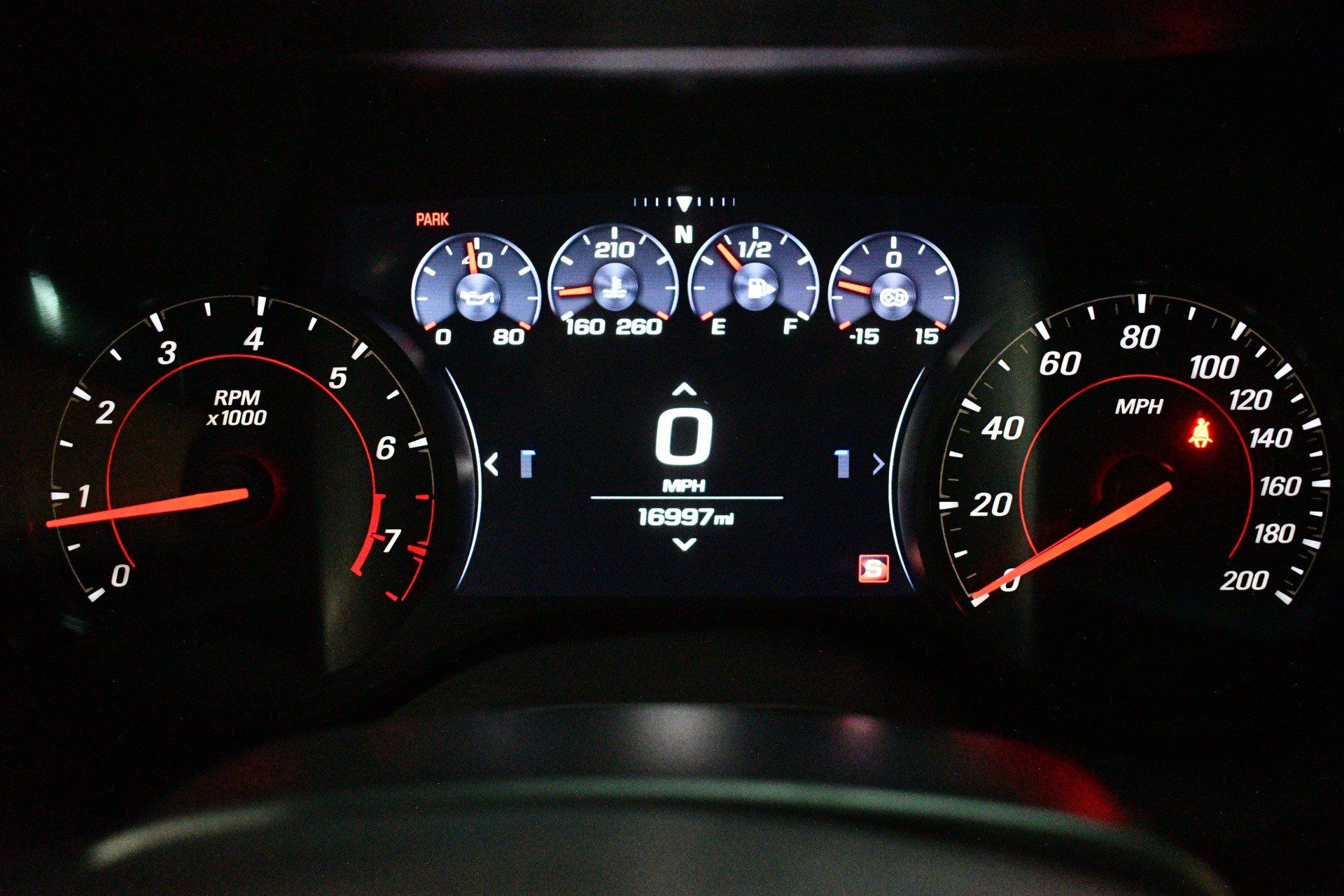 Used 2020 Chevrolet Camaro ZL1 RWD image 25
