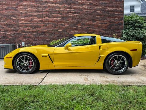 Used 2009 Chevrolet Corvette Z06 w/ Preferred Equipment Group RWD image 18