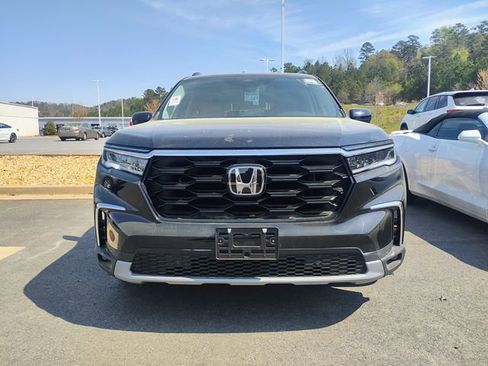 Used 2023 Honda Pilot Touring image 2