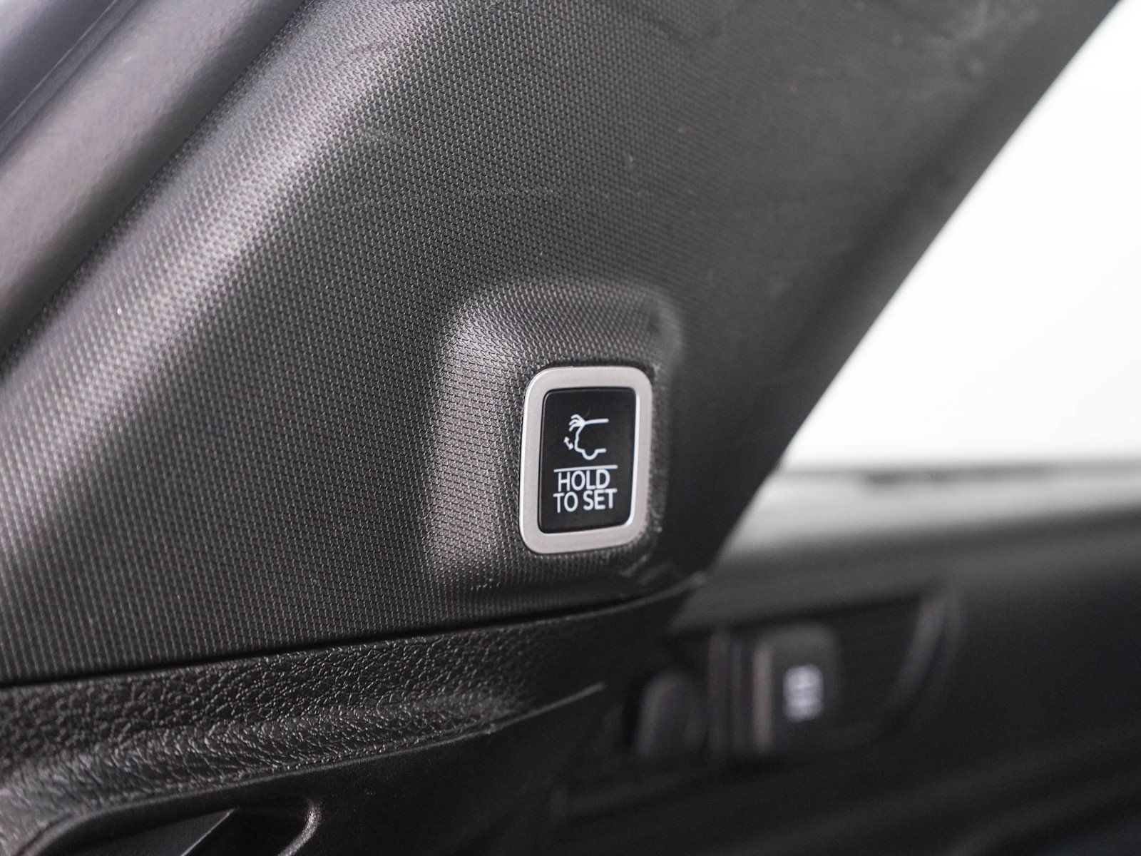 Used 2024 Jeep Grand Cherokee Limited w/ Luxury Tech Group II AWD/4WD image 11