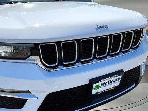 Used 2023 Jeep Grand Cherokee Limited AWD/4WD image 35