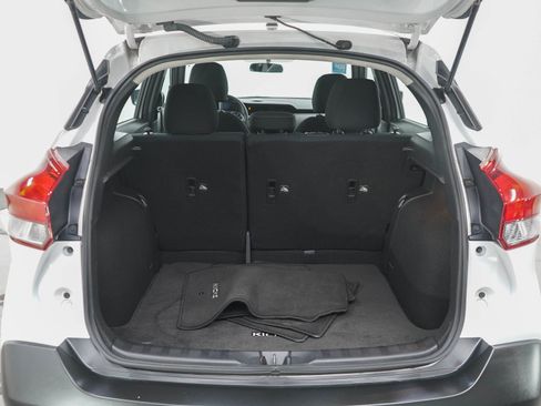Used 2019 Nissan Kicks S FWD image 16
