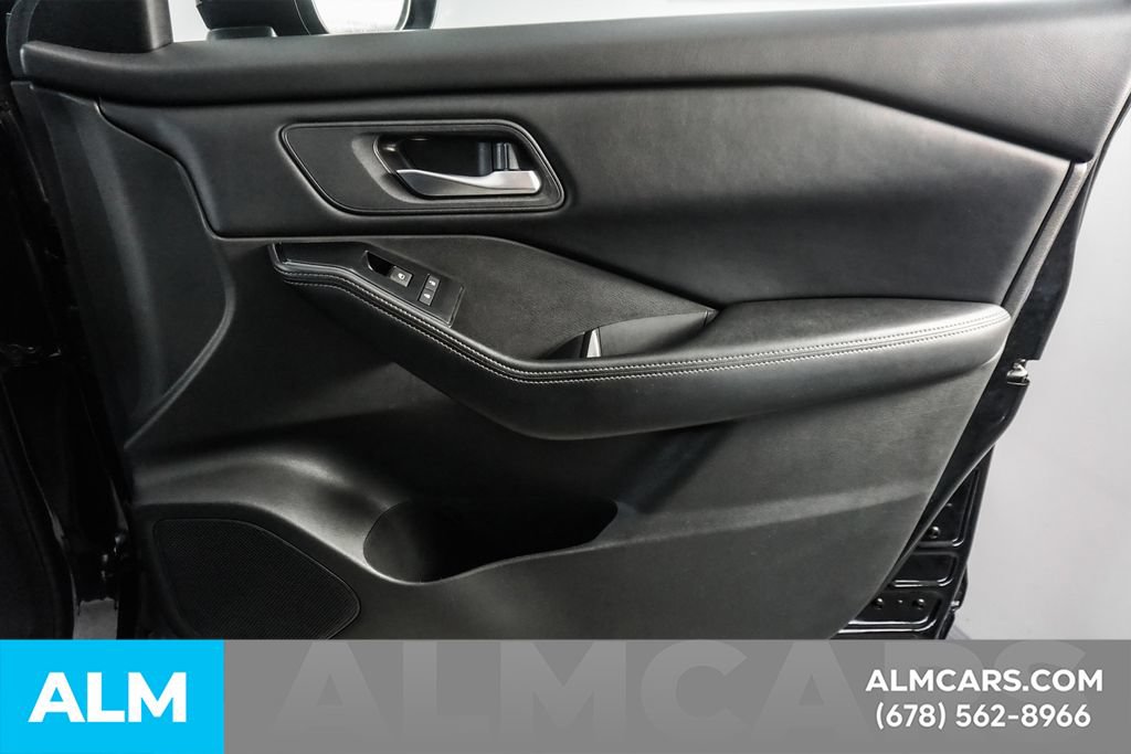Used 2024 Nissan Rogue SV FWD image 42