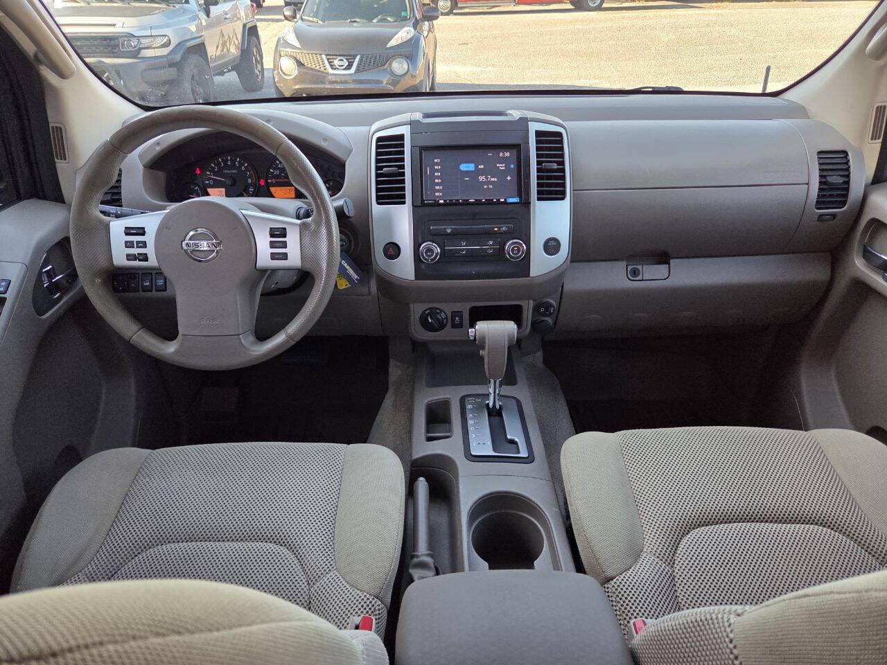 Used 2017 Nissan Frontier SV AWD/4WD image 11