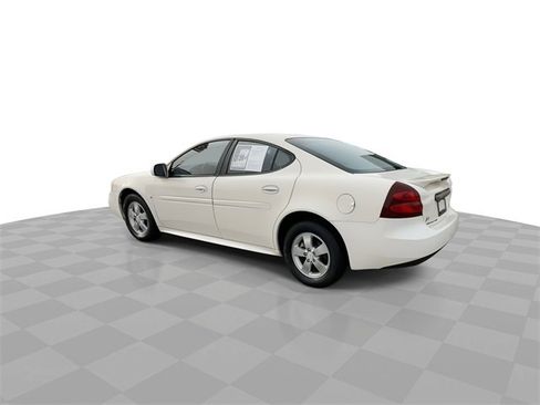 Used 2007 Pontiac Grand Prix w/ Preferred Package image 6
