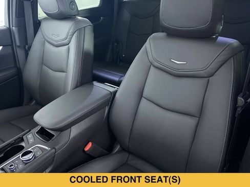 Certified 2025 Cadillac XT5 Premium Luxury w/ Technology Package AWD/4WD image 11