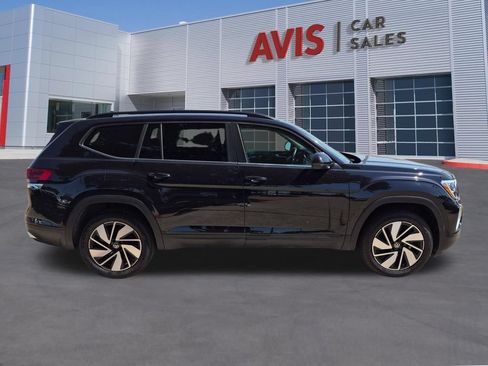 Used 2025 Volkswagen Atlas SE FWD image 5