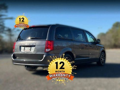 Used 2017 Dodge Grand Caravan SE image 32