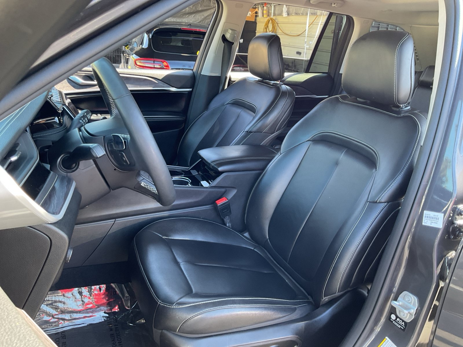 Used 2023 Jeep Grand Cherokee 4WD 4xe image 17
