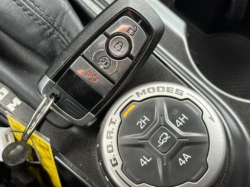 Used 2022 Ford Bronco Outer Banks image 37