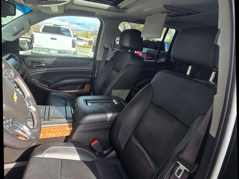 Used 2017 Chevrolet Suburban Premier image 12