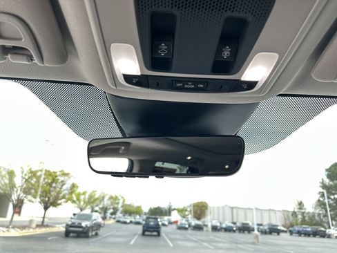 Used 2025 Honda Pilot Elite image 27