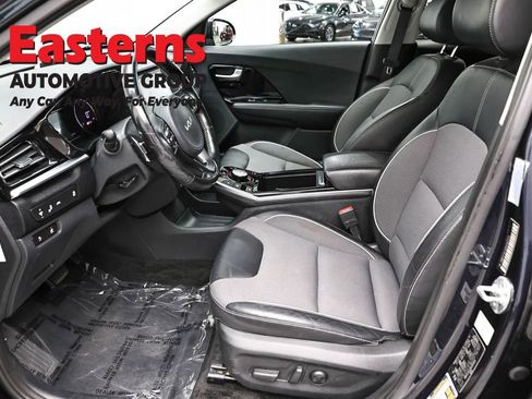 Used 2022 Kia Niro EX w/ Cold Weather Package FWD image 14